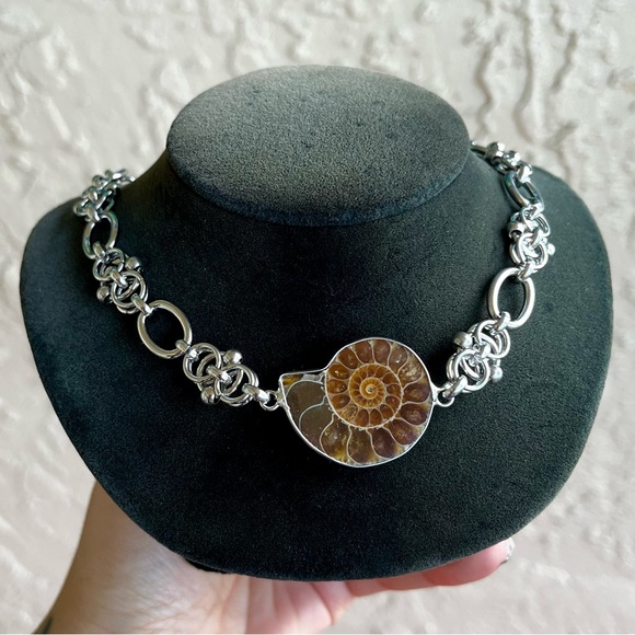 Made to order . Genuine ammonite fossil shell stainless steel maille choker - Picture 4 of 16